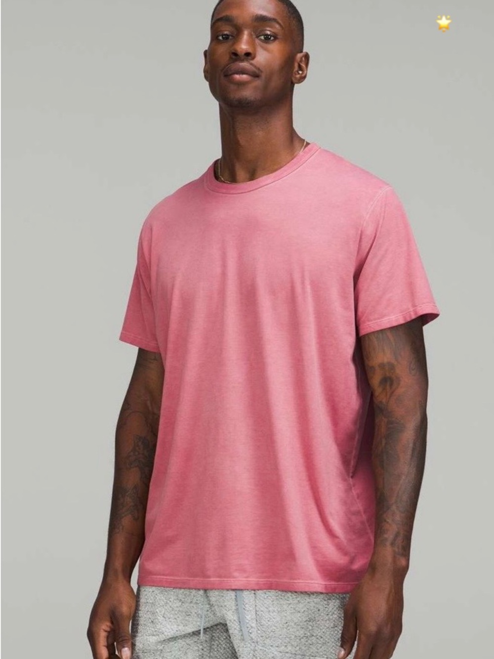 SZM LULULEMON MEN’S THE FUNDAMENTAL CREW TSHIRT IN BREEZE DYE BRIAR ROSE